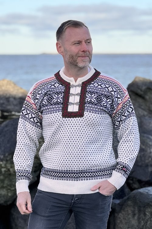 Ægte norsk sweater med tinhægter af 100% kamgarnsuld