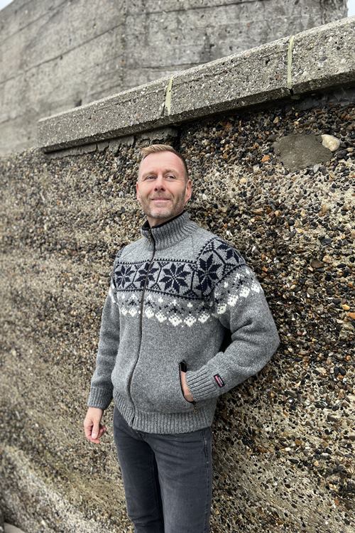 Engrossalg af Islandske cardigans og Norske sweaters af 100% ren ny uld